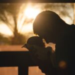 RICONGIUNGIMENTO FAMILIARE CONIUGE IMPIEGATO ALL’ESTERO